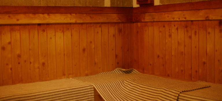 サウナに行くとお酒が抜ける？