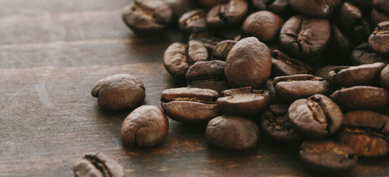 コーヒー豆の香りを嗅ぐと親切になる コーヒー豆の香りを嗅ぐと親切になる